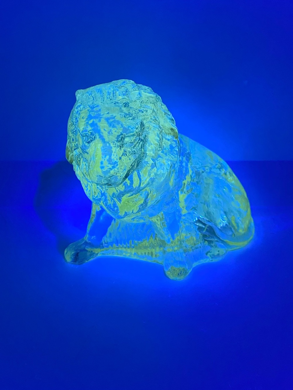 Vintage Mosser Majestic Lion Clear Glass Figurine Paperweight Manganese Glow  3"